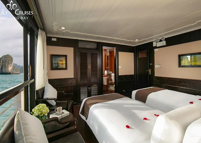 Botel Lily Cruise